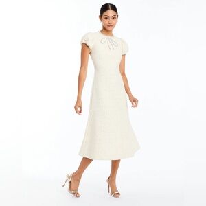 La Perla Bow Dress
THE PERFECT BRIDAL DRESS